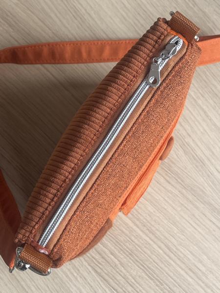 "Flickenwerk II mit Tasche" - ROST-CURRY